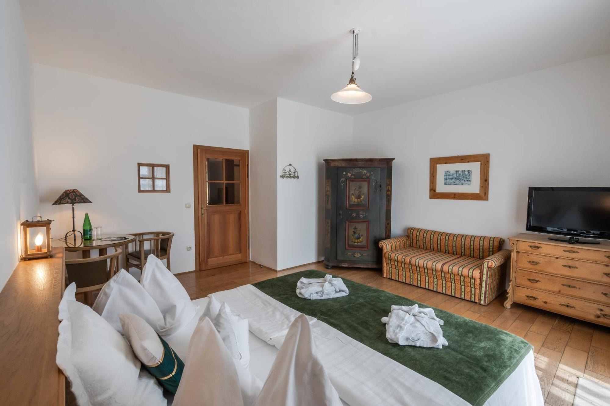 Hotel Roemerstein Лойперсдорф-бай-Фюрстенфельд Экстерьер фото